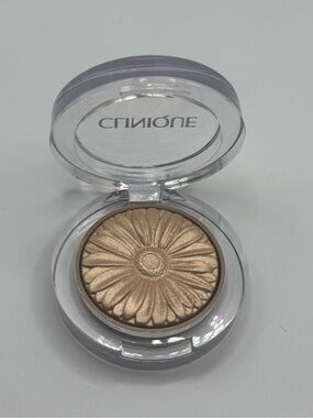 Clinique Cheek Pop Highlighter “gold celebration pop”